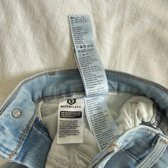 Levi’s 314 Shaping Straight Jeans Women’s Size 31 Light Wash Mid Rise Stretch - Picture 6 of 10